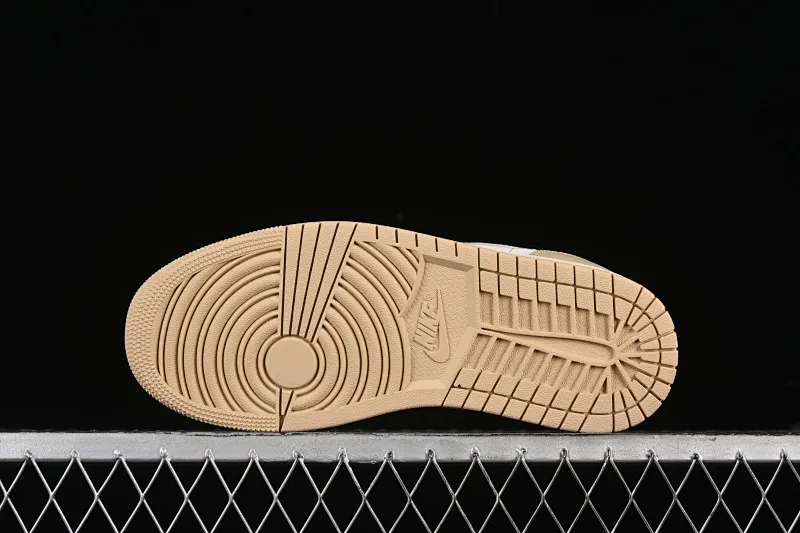 All categories Air Jordan Jordan series basketball shoes Air Jordan 1 Low Air Jordan 1 Low OG AJ1 Joe 1 meter white brown low-top cultural basketball shoes HQ4186-111